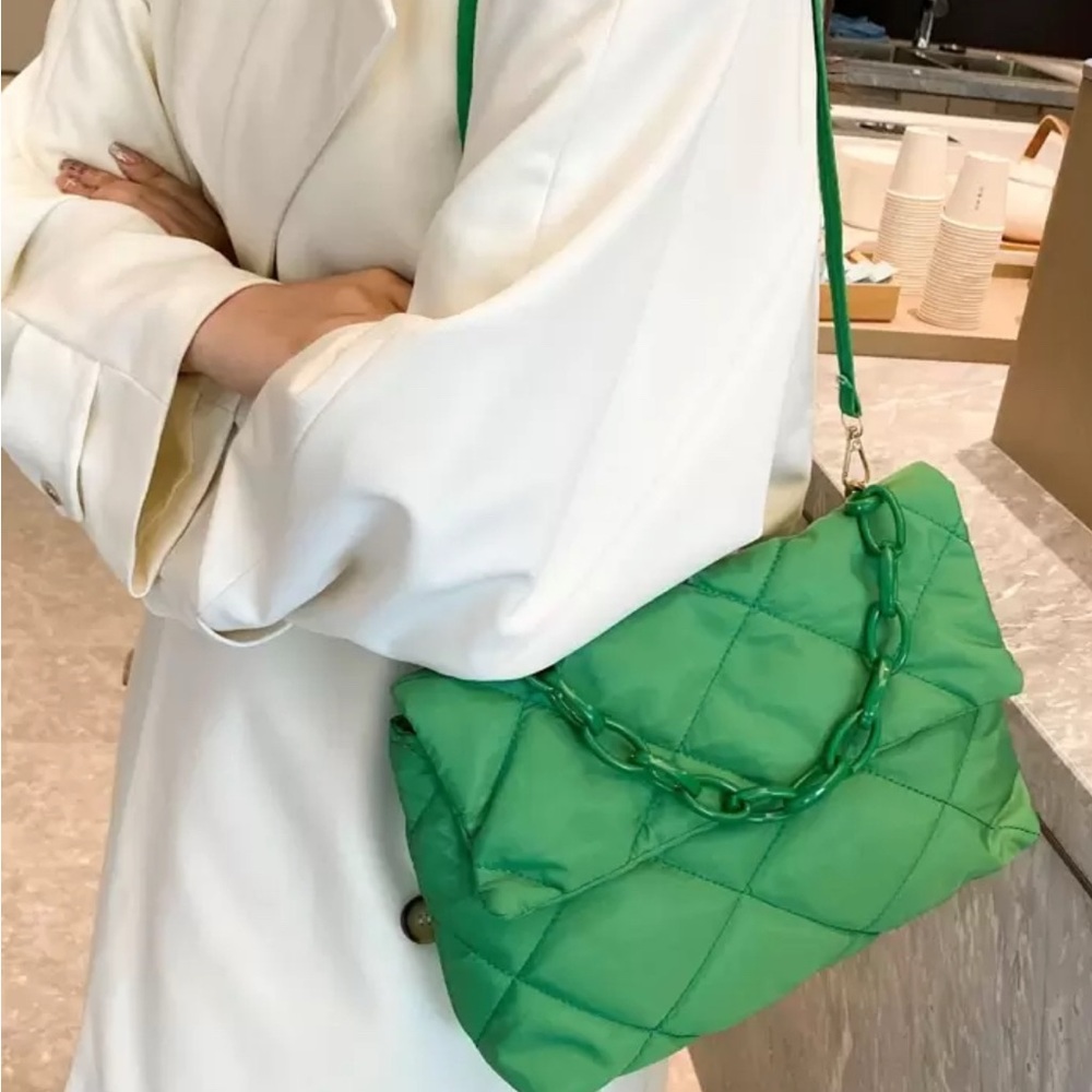 NWOT Green Quilted Chain Shoulder Bag - Picture 2 of 3